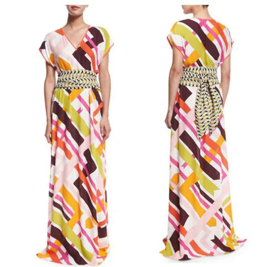 The new Italian fashion v-neck extended color matching fashion knitting dress with short sleeves